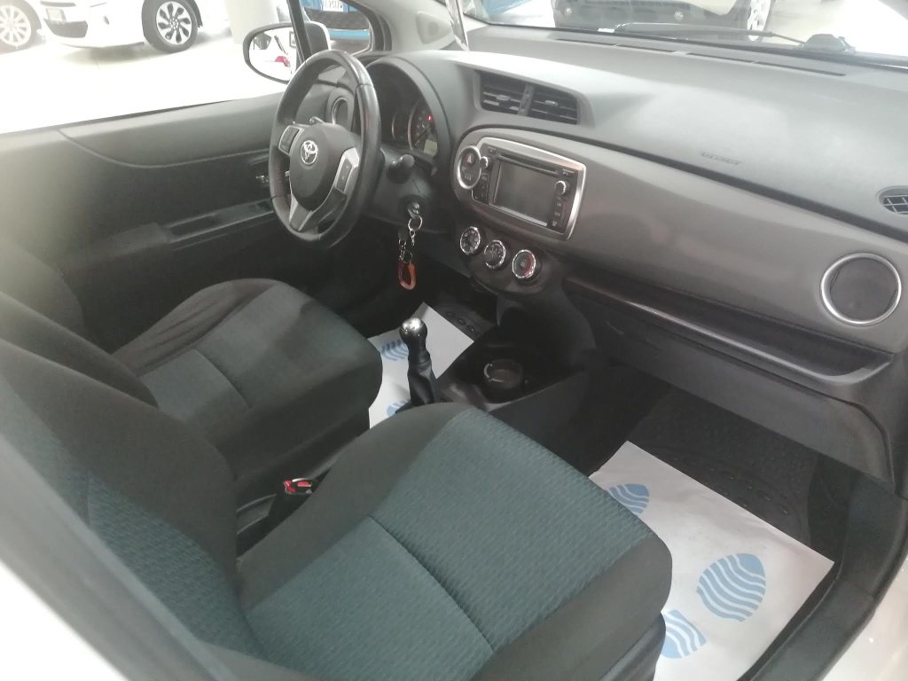 TOYOTA YARIS 1.0 BENZINA 5 PORTE (NEOPATENTATI)