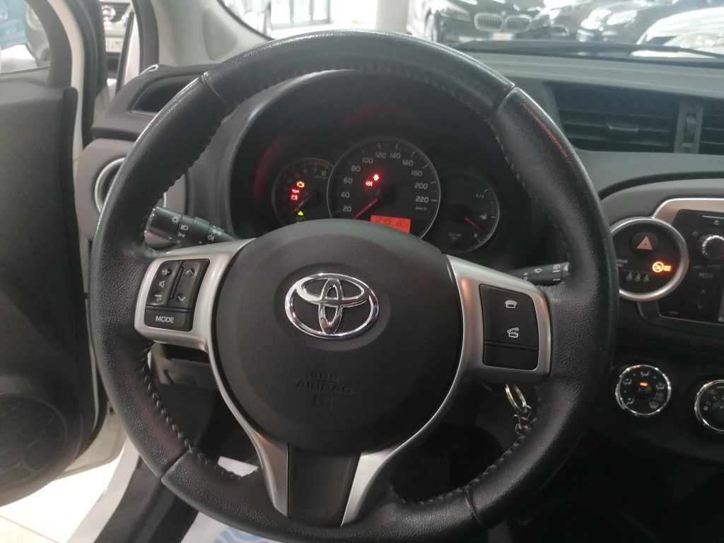 TOYOTA YARIS 1.0 BENZINA 5 PORTE (NEOPATENTATI)