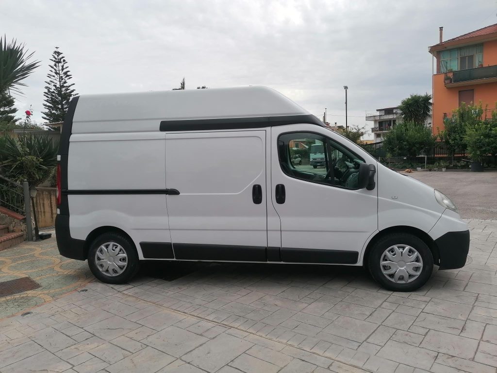 RENAULT TRAFIC FURGONE TETTO RIALZATO + PORTA LATERALE