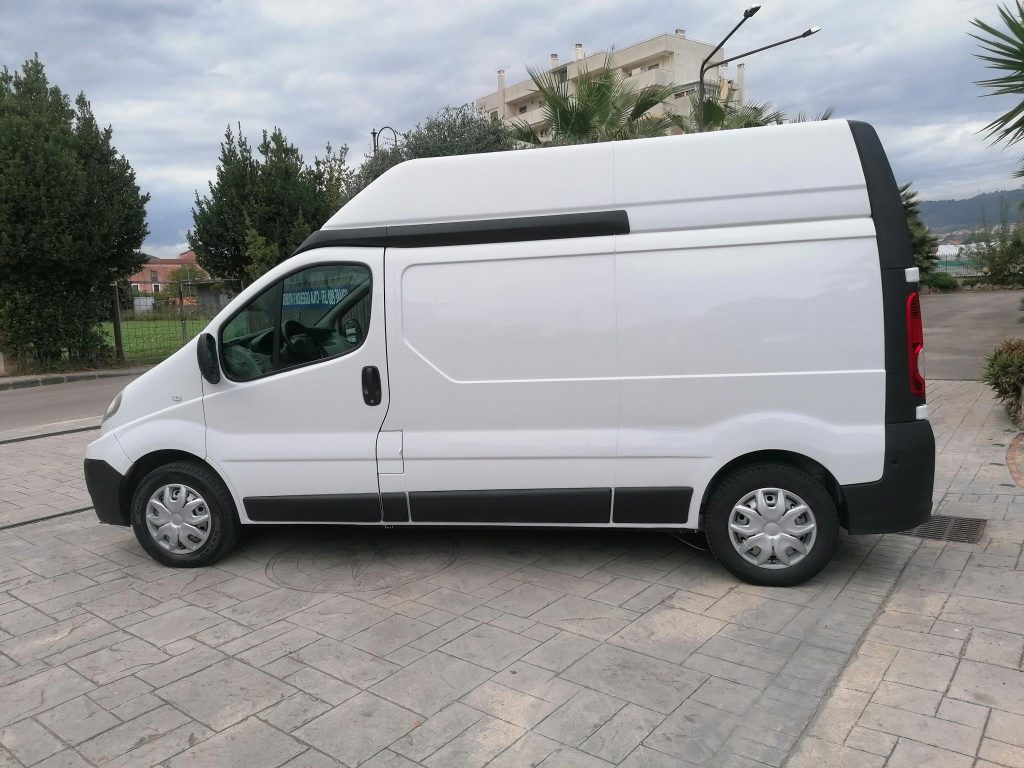 RENAULT TRAFIC FURGONE TETTO RIALZATO + PORTA LATERALE