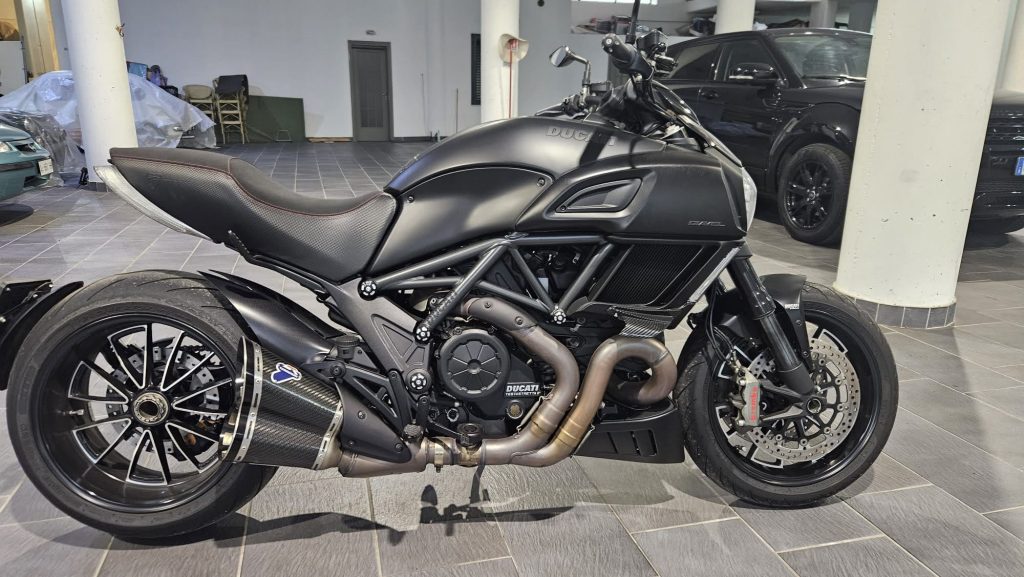 DUCATI DIAVEL 1.2 DARK