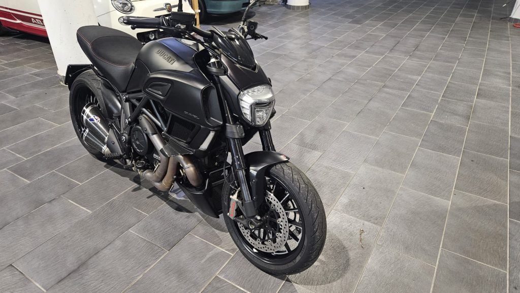 DUCATI DIAVEL 1.2 DARK