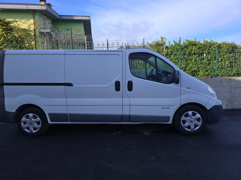 RENAULT TRAFIC FURGONE