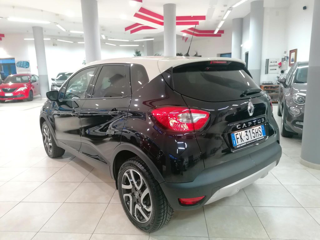 RENAULT CAPTUR 1.5 DCI R-LINK INTENS B-Color