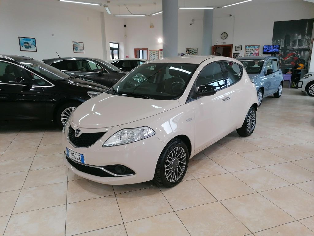 LANCIA YPSILON 1.3 MJT PLATINUM(OK NEOPATENTATI)