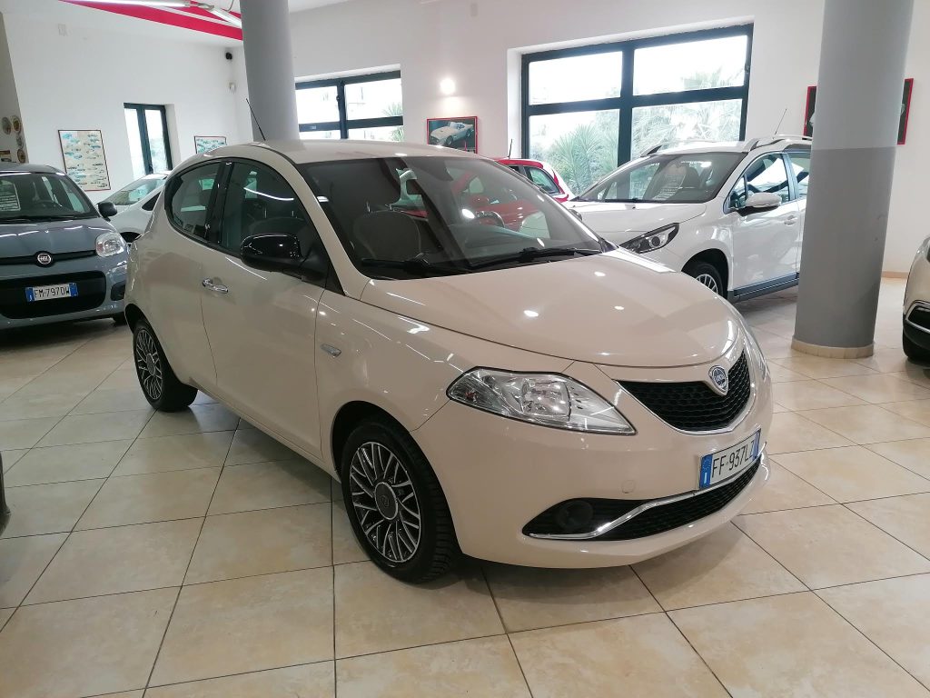 LANCIA YPSILON 1.3 MJT PLATINUM(OK NEOPATENTATI)