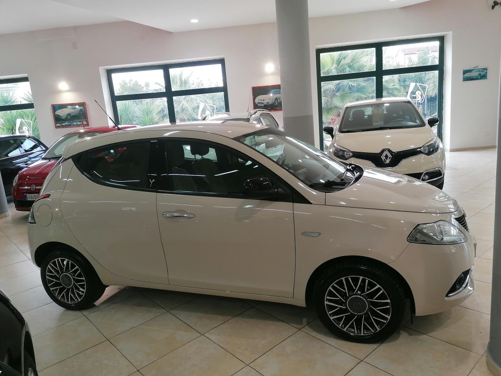 LANCIA YPSILON 1.3 MJT PLATINUM(OK NEOPATENTATI)