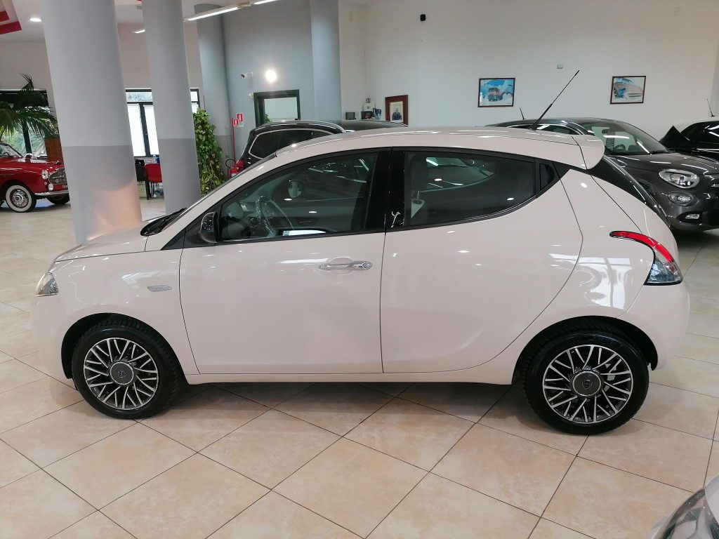 LANCIA YPSILON 1.3 MJT PLATINUM(OK NEOPATENTATI)